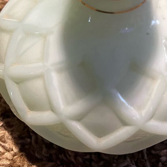 Color Lite blue Opaline Basket Weave Patterned glass with Lid and Cork. - Picture 8 of 9